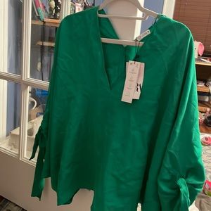 Nwt L Zara green v neck top 3/4 length sleeves